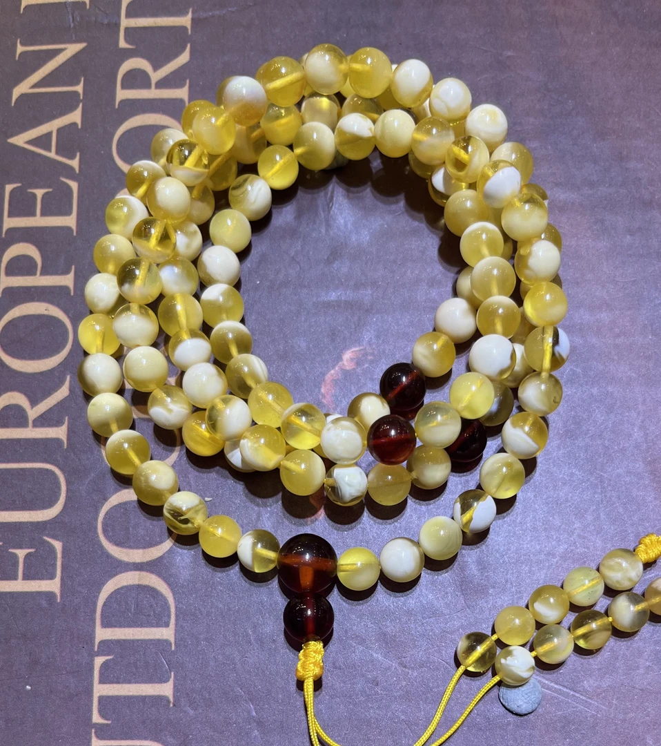 琥珀金妖白花蜜蜡圆珠108链，6-7m，20.85g，天然原矿