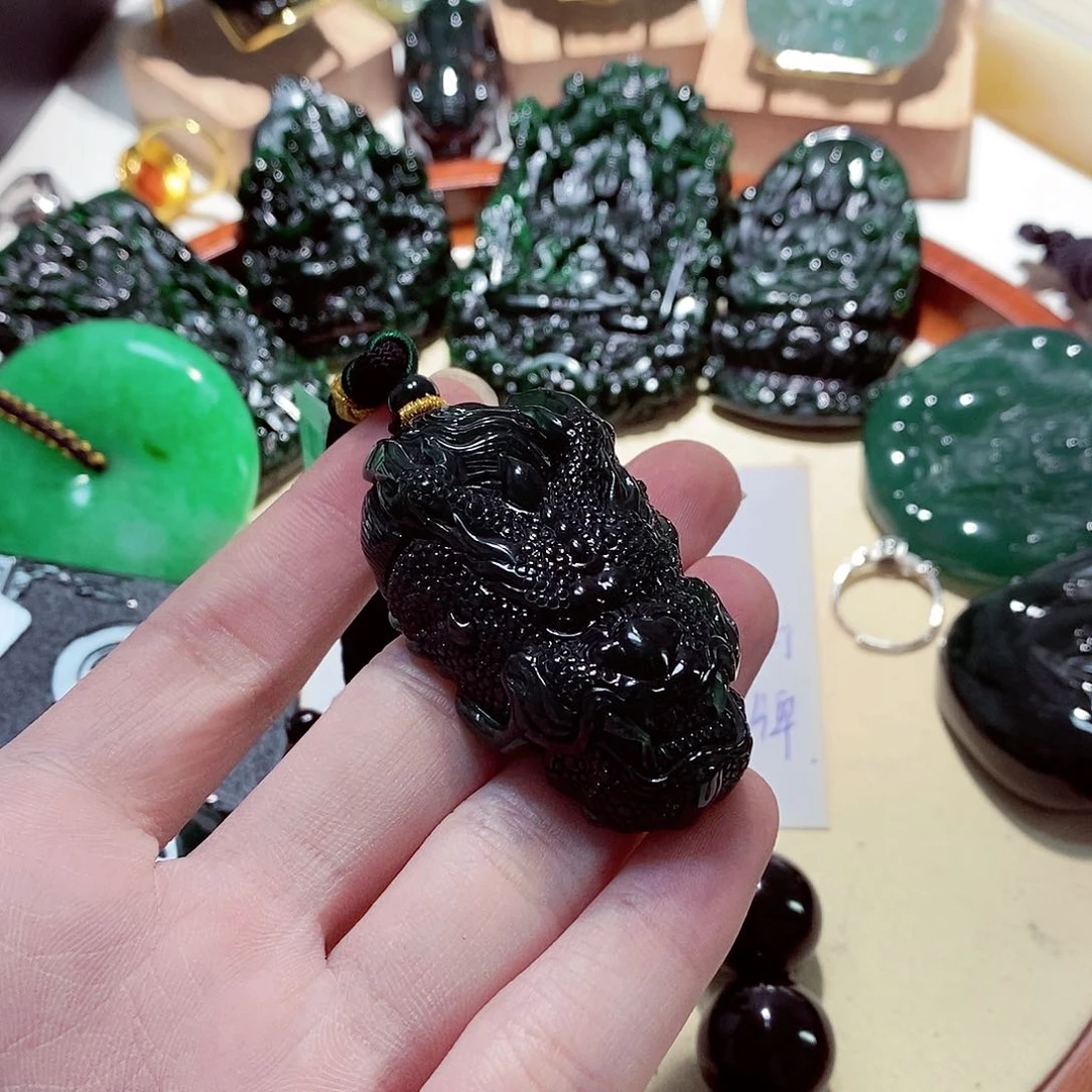 翡翠颈饰未镶嵌翡翠a