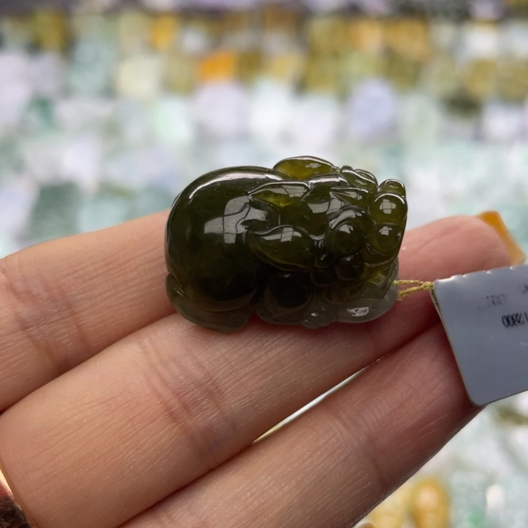 颈饰未镶嵌翡翠貔貅