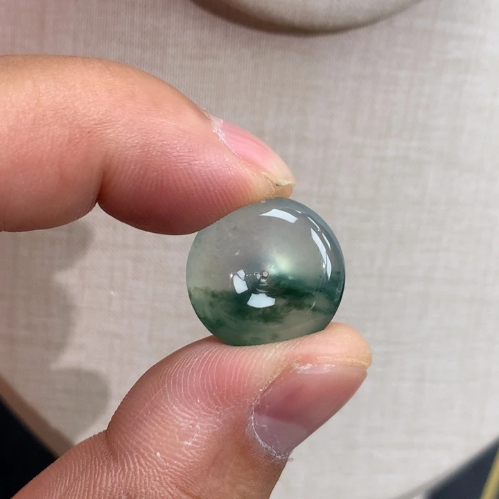 翡翠未镶嵌颈饰平安扣