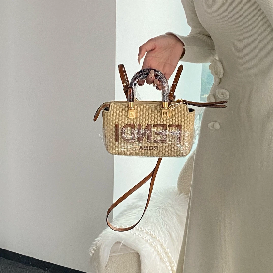 95新 FENDI/芬迪 fendi草编手提斜挎包