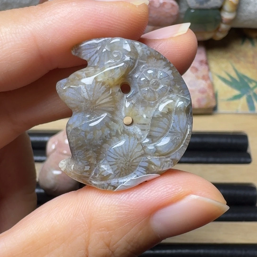 硅化玉灰黑黄 冰透大花，狐狸未镶嵌
