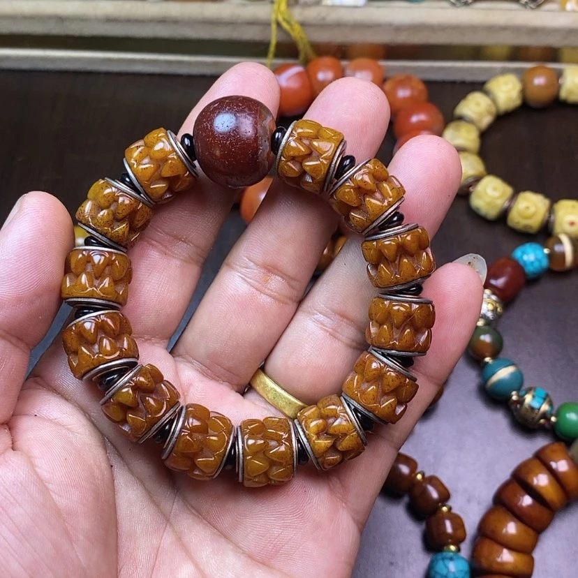 【闪购商品】玻璃颈饰我们要好好学习