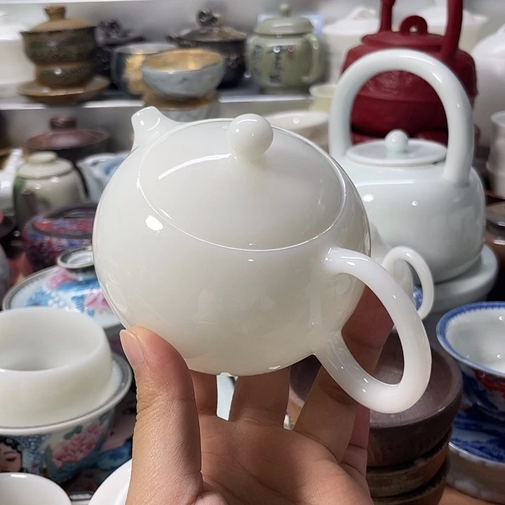 若***辰陶瓷制品及陶瓷艺术品微瑕璞玉
