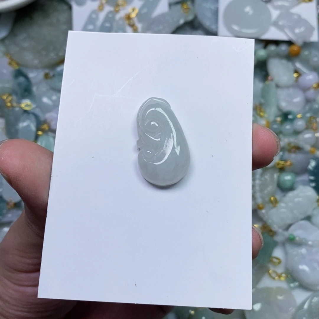 翡翠未镶嵌颈饰49