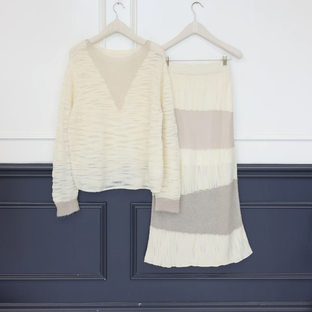 2509202【壁虎姐】GECKO秋冬新款 乳白色拼接色上衣 松紧腰半裙套