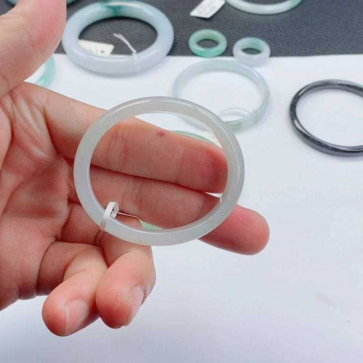 未镶嵌手镯翡翠50-51贵妃