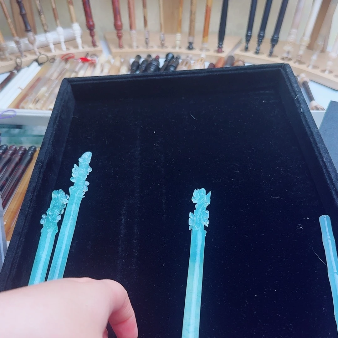 天青冻雕花一只小楷