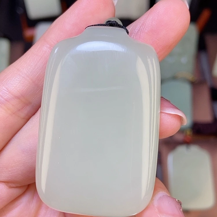 【闪购商品】颈饰未镶嵌和田玉