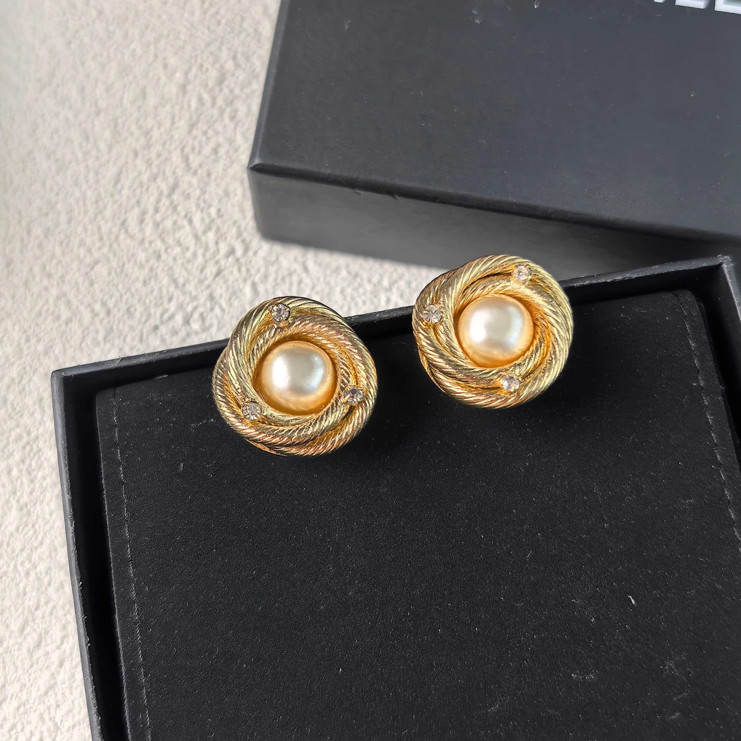 95新 Chanel/香奈儿 泡泡中古Chanel水钻螺旋珍珠耳夹