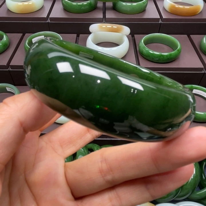 和田玉（碧玉）未镶嵌手镯62口径