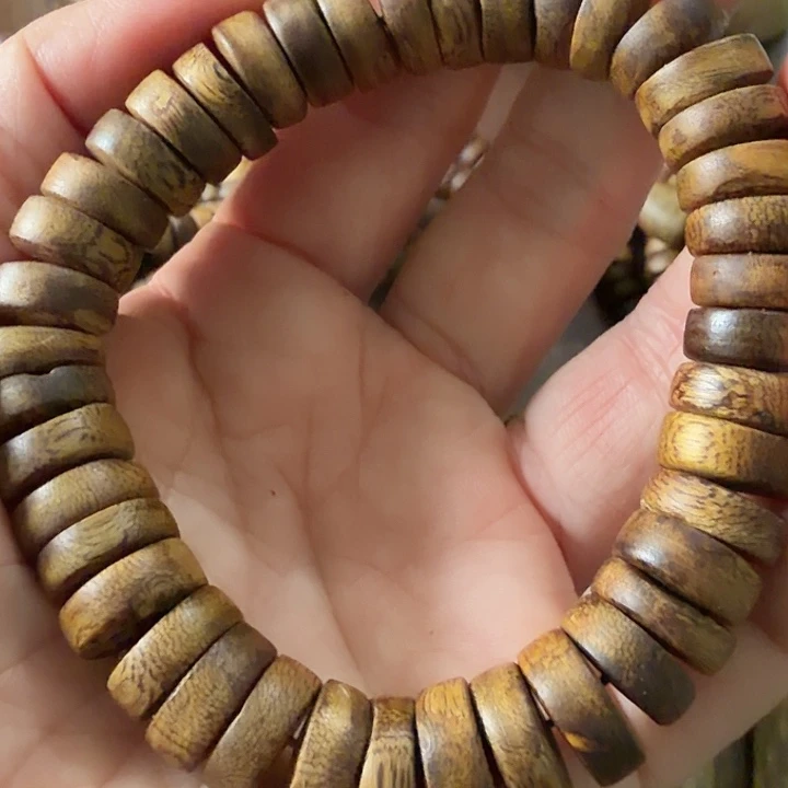 沉香沉香碎屑算盘珠卡12，11克