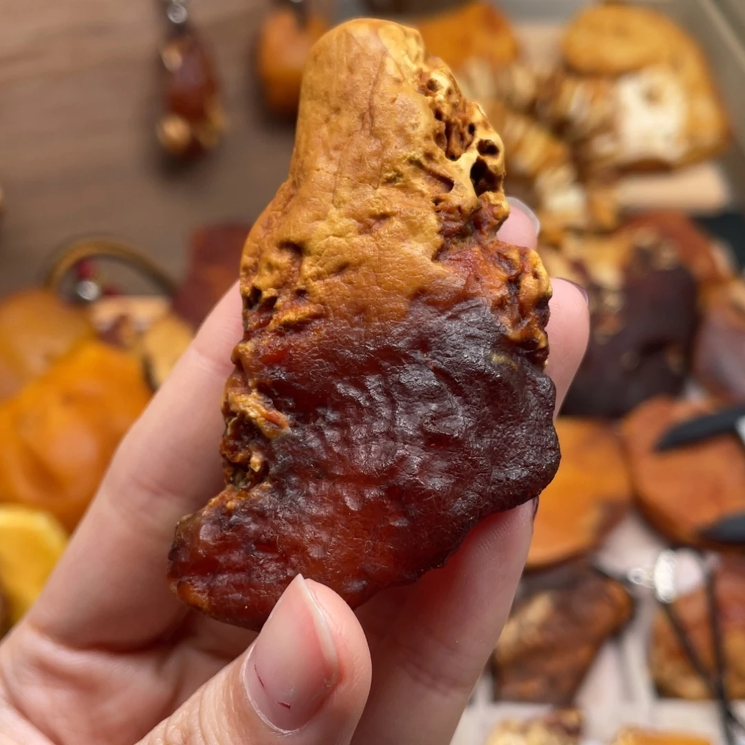 琥珀未镶嵌珠宝奇石