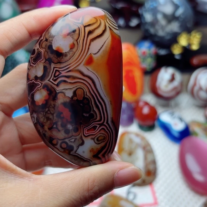 飞***哥玛瑙/玉髓未镶嵌珠宝半成品