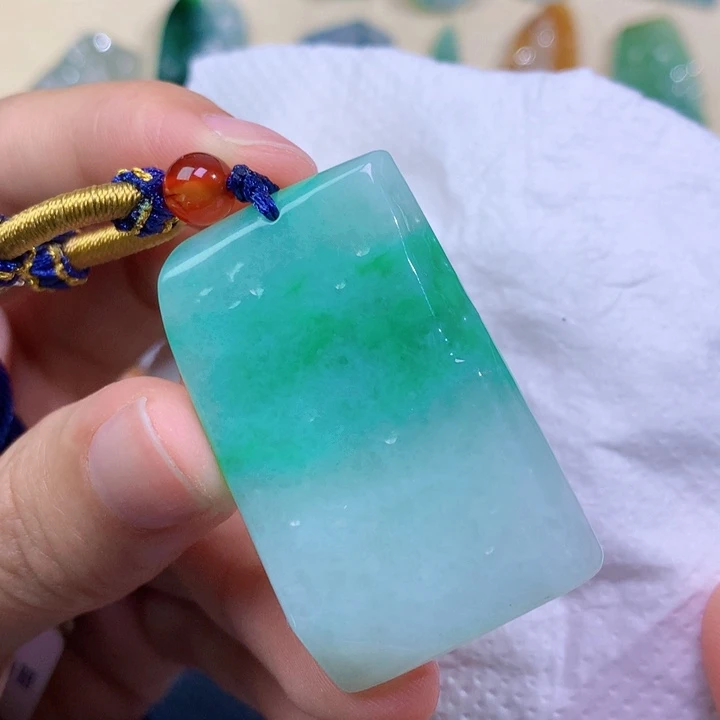 翡翠未镶嵌吊坠(不含链) 1572