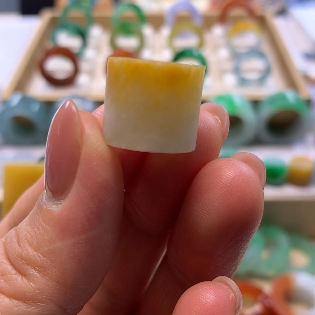 定制翡翠未镶嵌翡翠