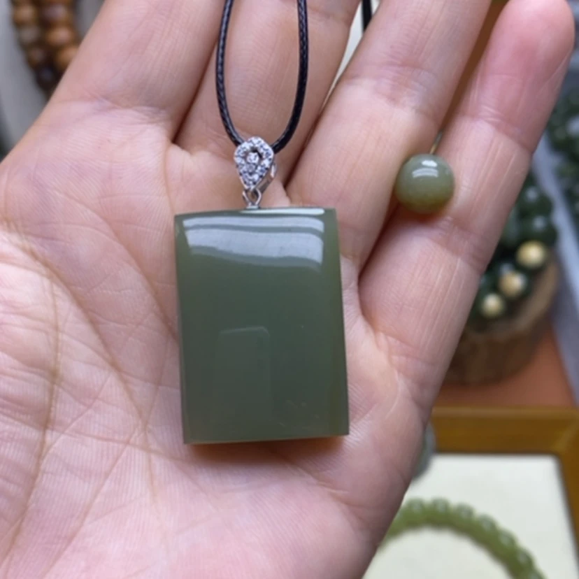 【闪购商品】未镶嵌岫岩河磨玉（透闪石质玉）挂件朋*