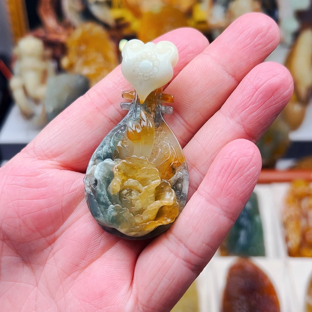 蛇纹石玉未镶嵌颈饰