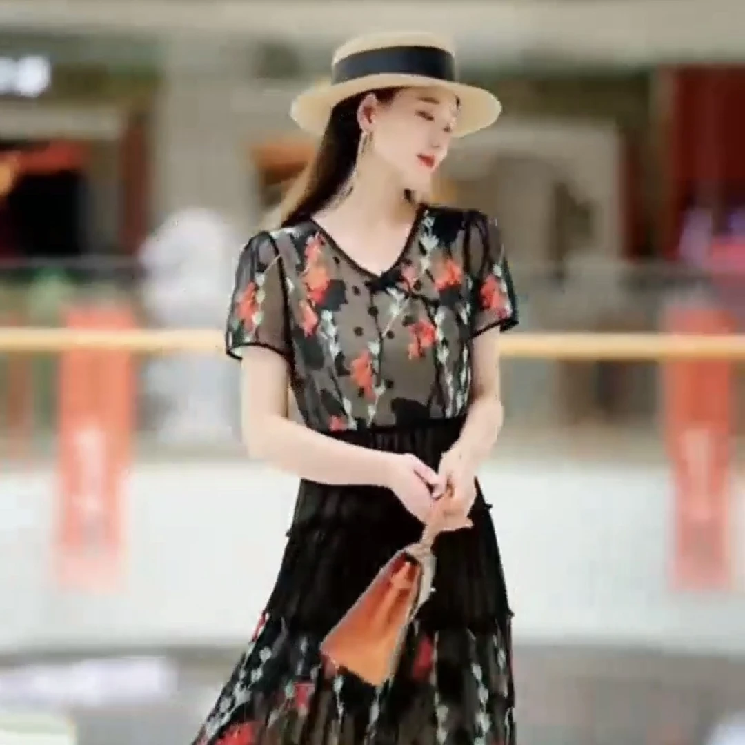 清新文艺印花垂感显瘦气质高雅妈妈夏季连衣裙