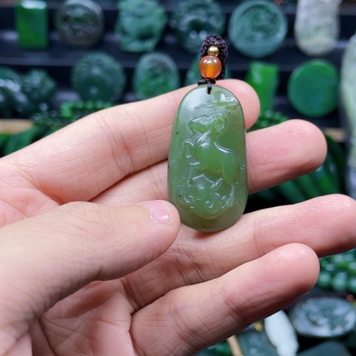 和田玉未镶嵌珠宝奇石