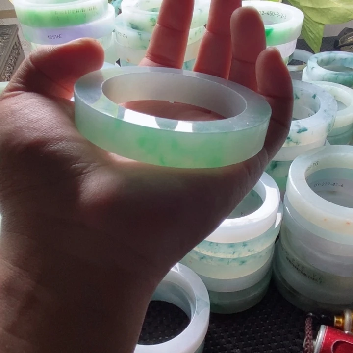 一***半定制翡翠未镶嵌A货