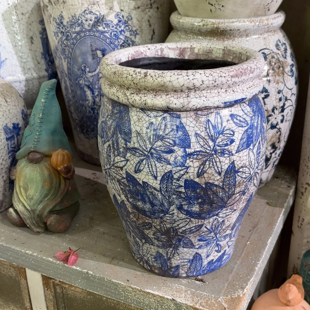 许纯的花房 青花罐子