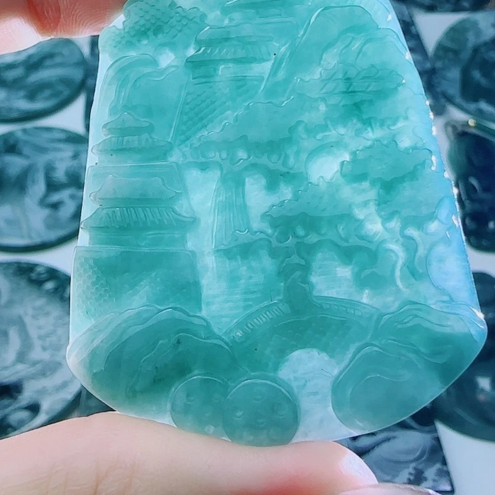翡翠未镶嵌颈饰多样性发货天然的A货翡翠
