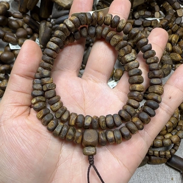 沉香手串乌身多样性发货一条卡8-14克