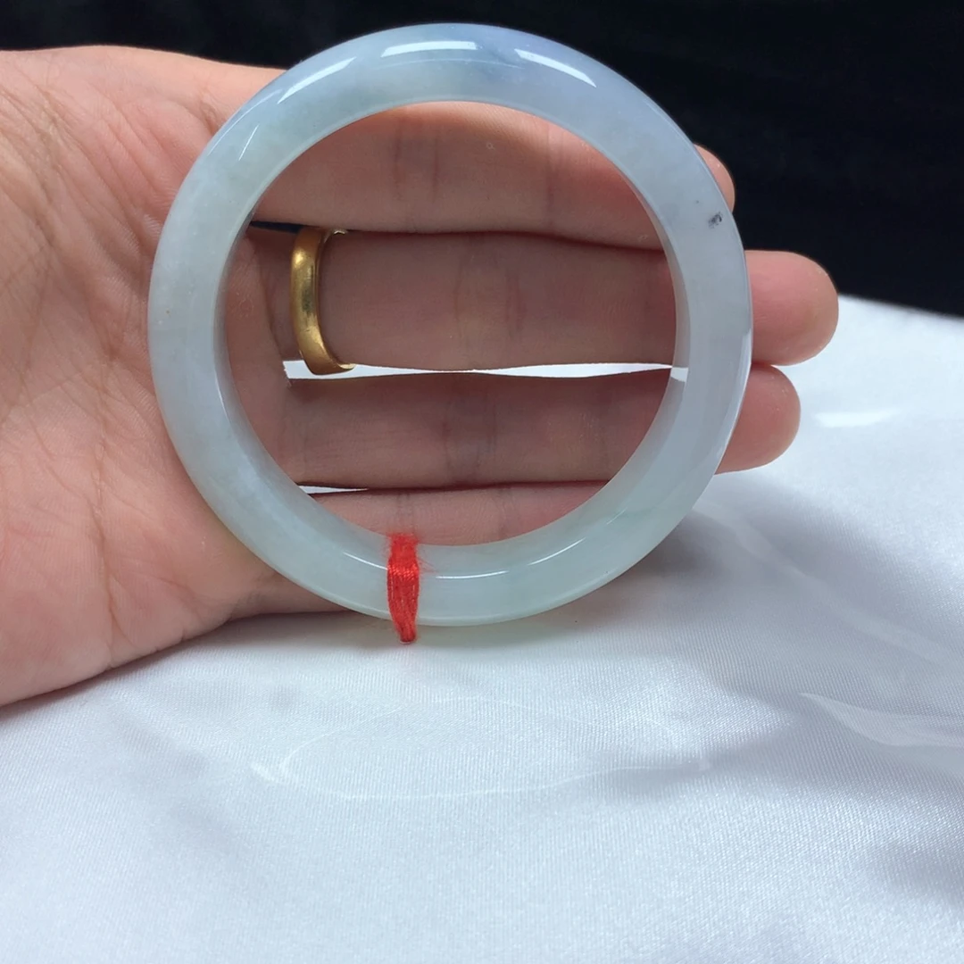 翡翠未镶嵌手镯（圆镯）55.8