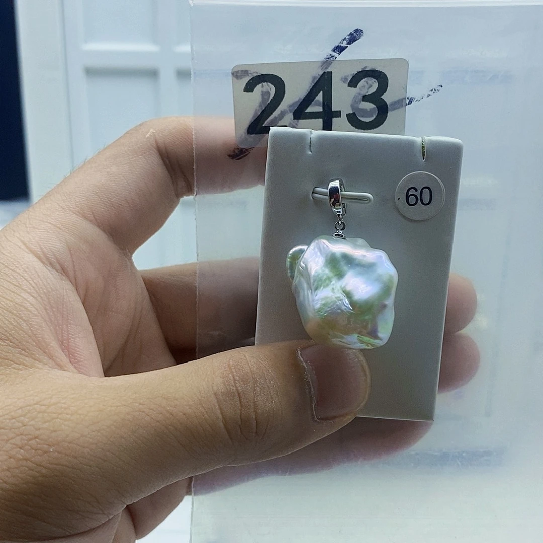 淡水珍珠合金颈饰