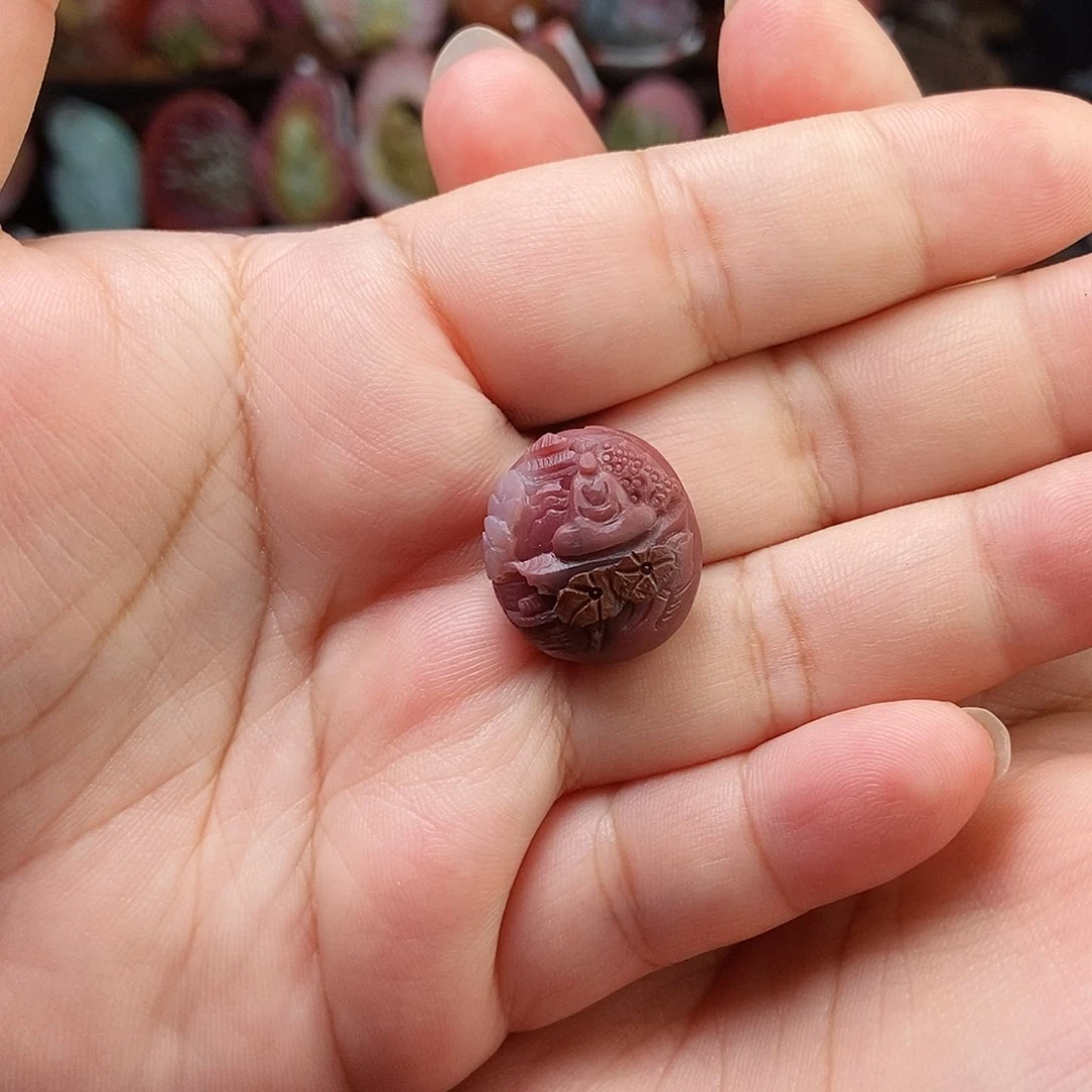 颈饰未镶嵌石英质玉（盐源）