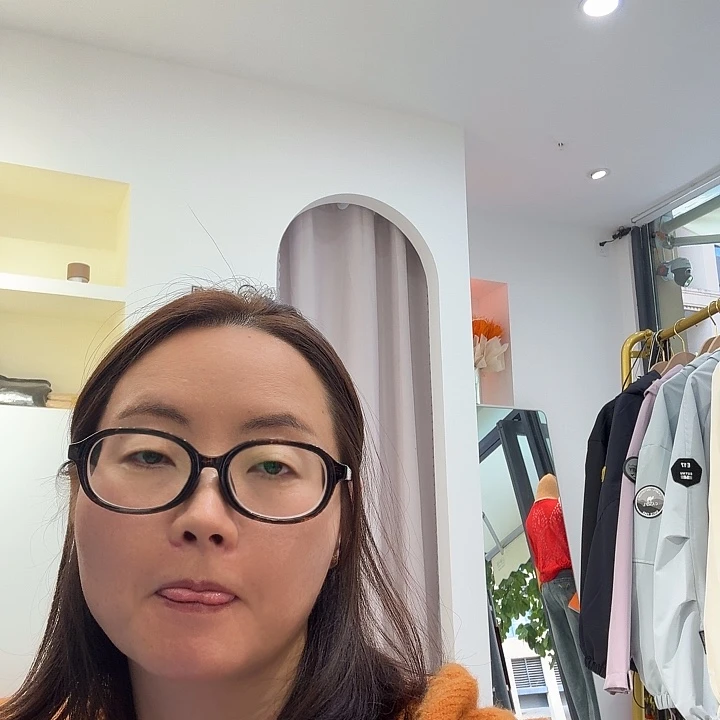 蓝条纹毛衣开衫舒服