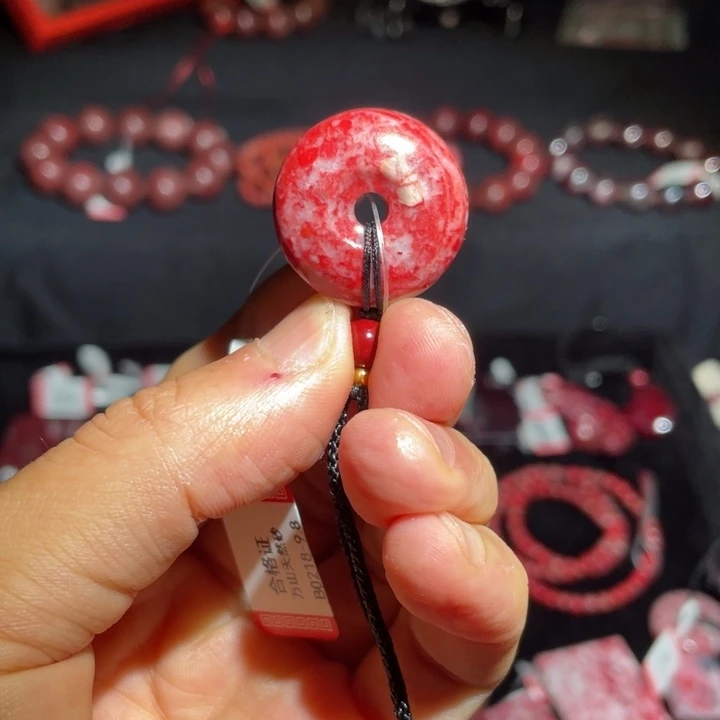 天然辰砂朱砂原石平安扣