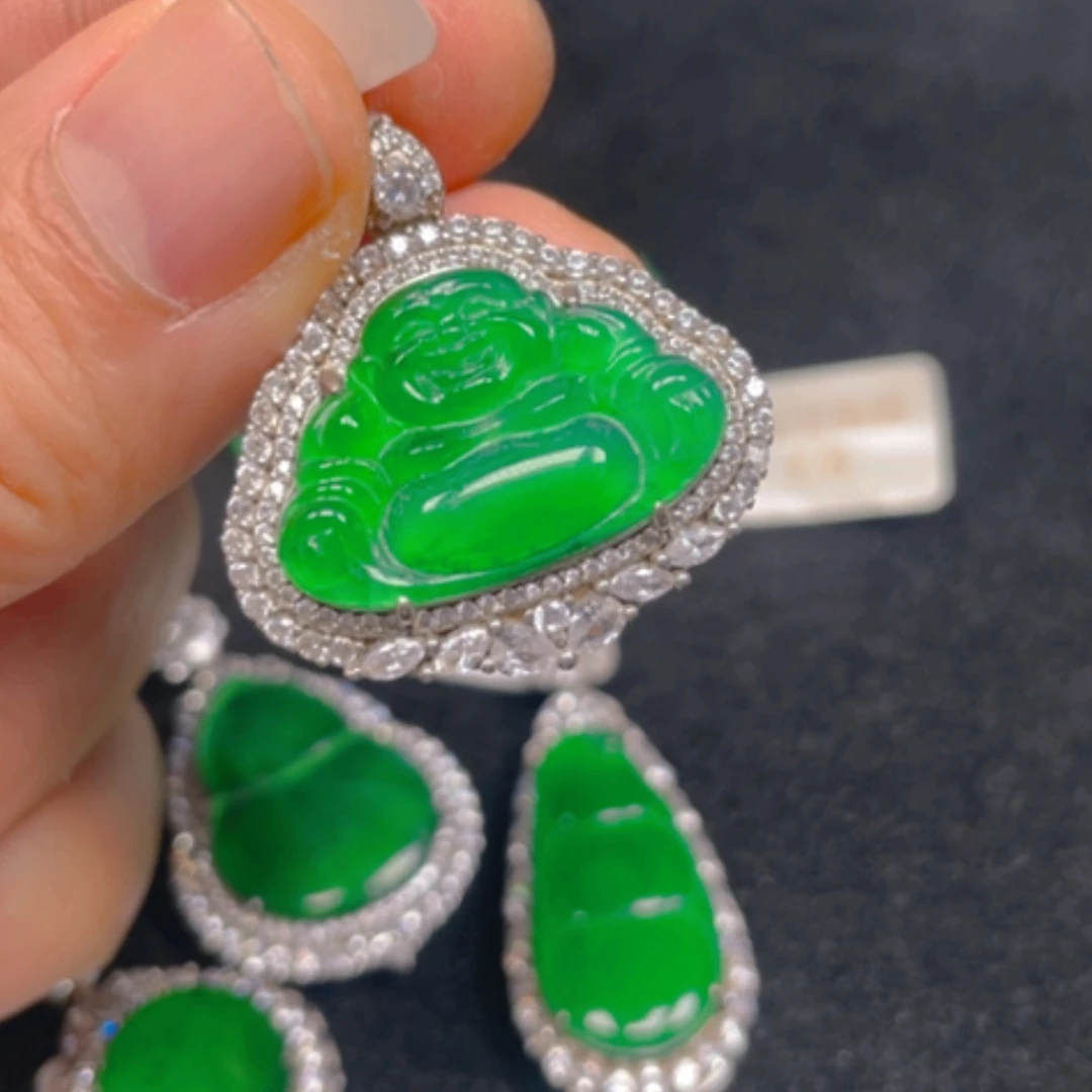 【闪购商品】颈饰银S925镶嵌翡翠吊坠