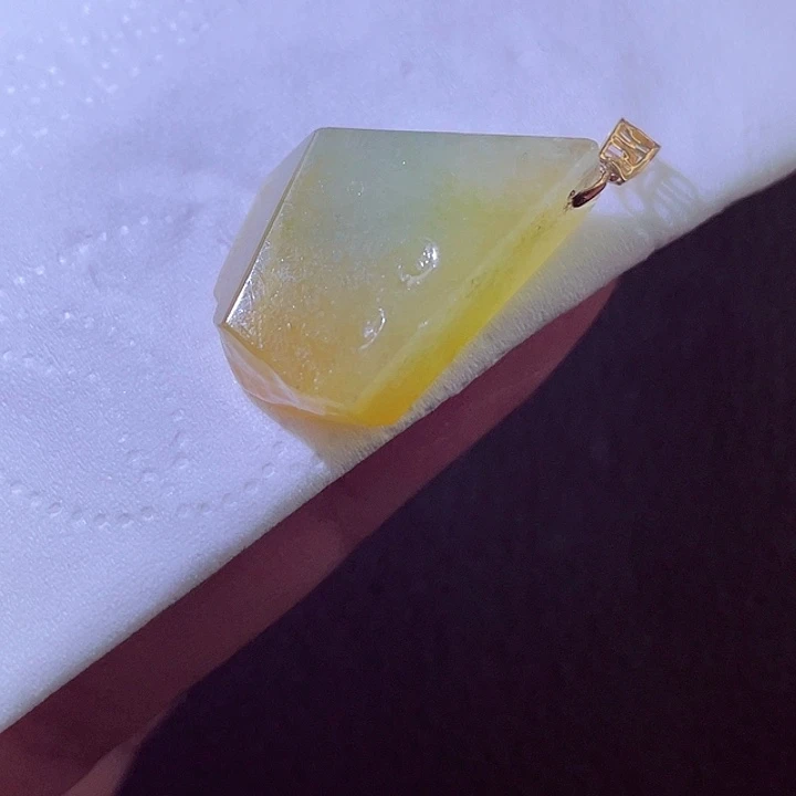 翡翠18K金镶嵌颈饰翡翠