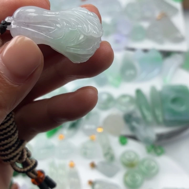 翡翠未镶嵌颈饰纯A