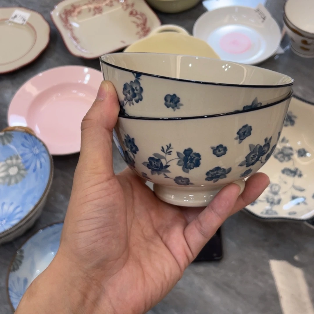 陶瓷微瑕餐具介意勿拍，满18飞！