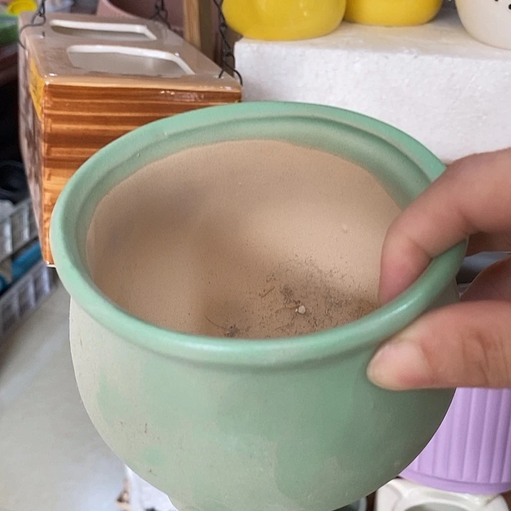 摆件陶盆有孔 瑕疵介意勿拍