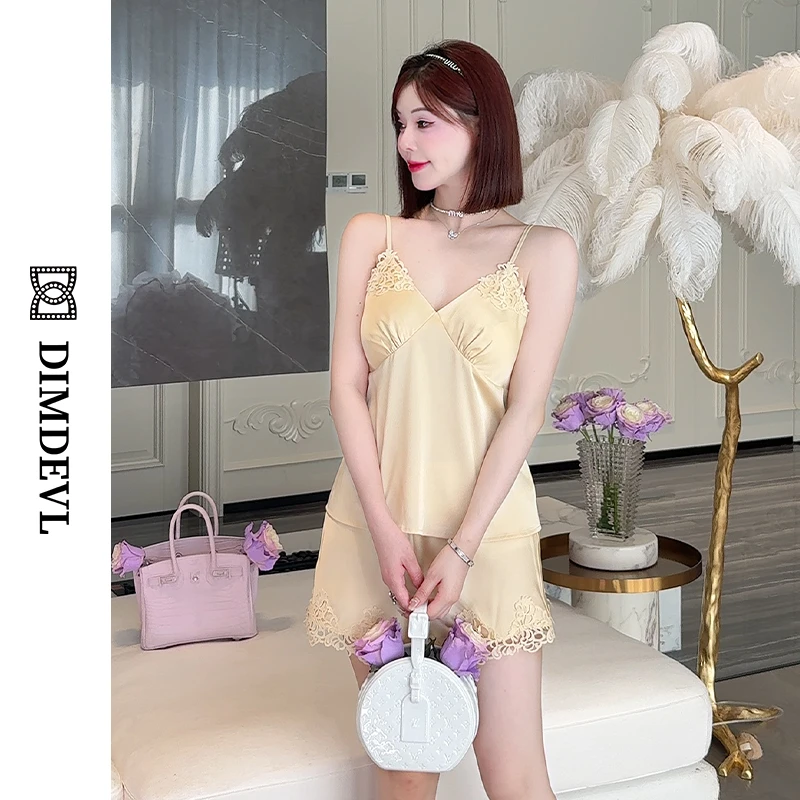 DIMDEVL/汀黛小鸡睡衣缎面夏季蕾丝拼接甜美纯欲吊带短裤家居服