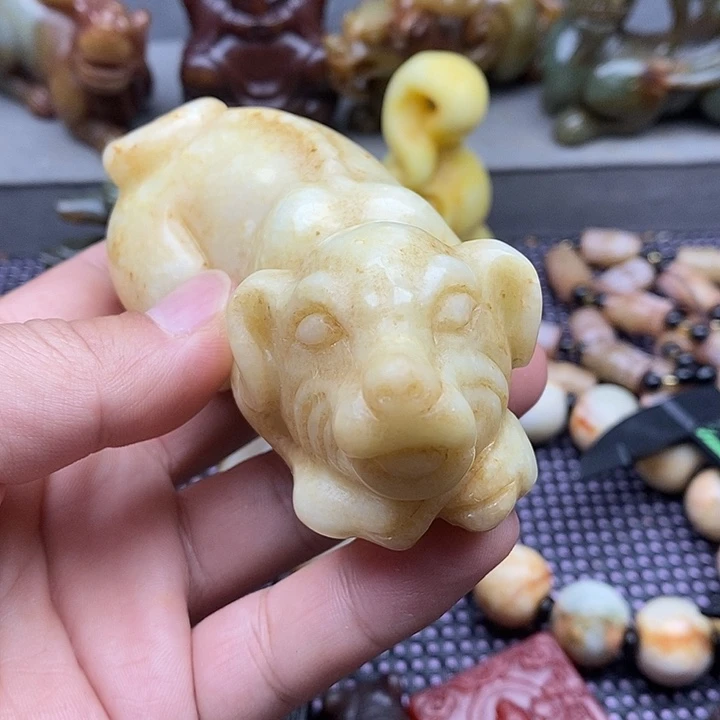 未镶嵌蛇纹石玉颈饰