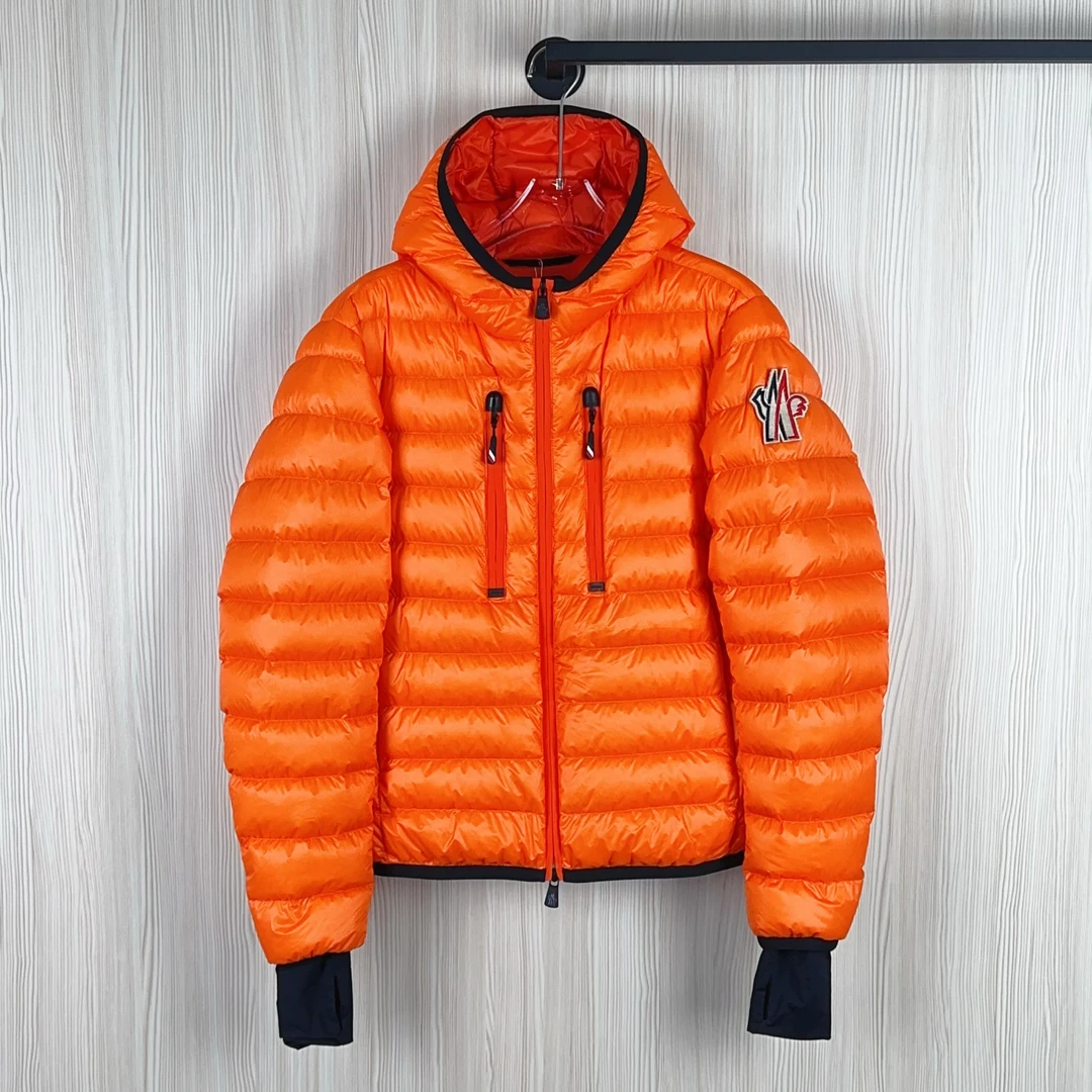 99新 MONCLER 成色看直播羽绒服 尺码3 /GSH1426