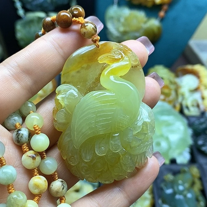 蛇纹石玉未镶嵌挂件