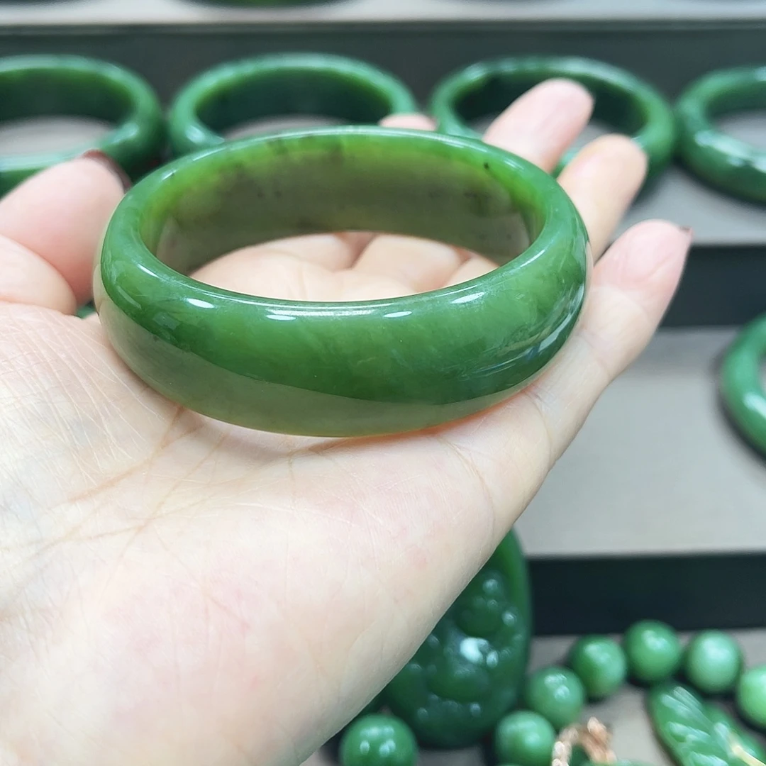 和田玉（碧玉）未镶嵌手镯