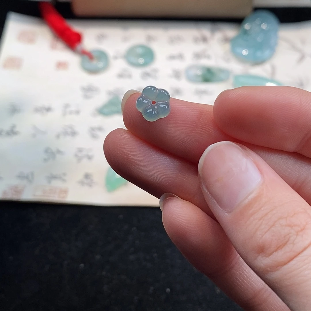 翡翠颈饰未镶嵌天然翡翠