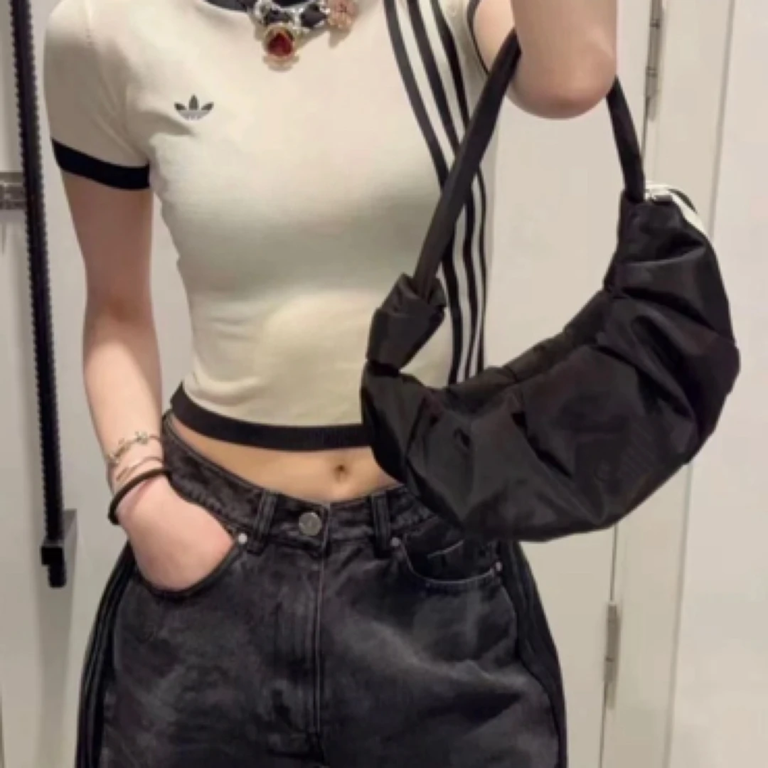 三叶单肩包女子新款云朵包黑色