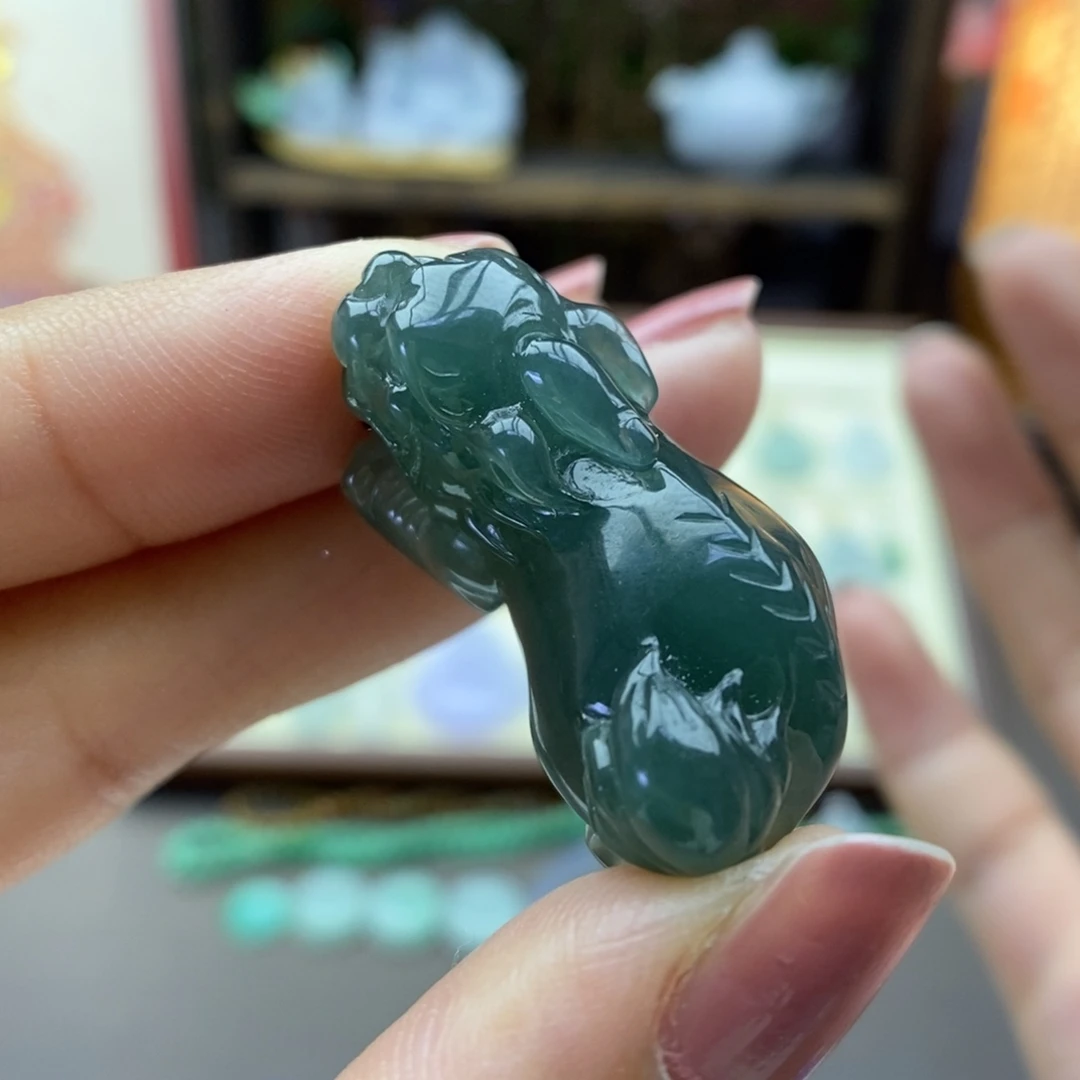 翡翠未镶嵌颈饰吊坠40