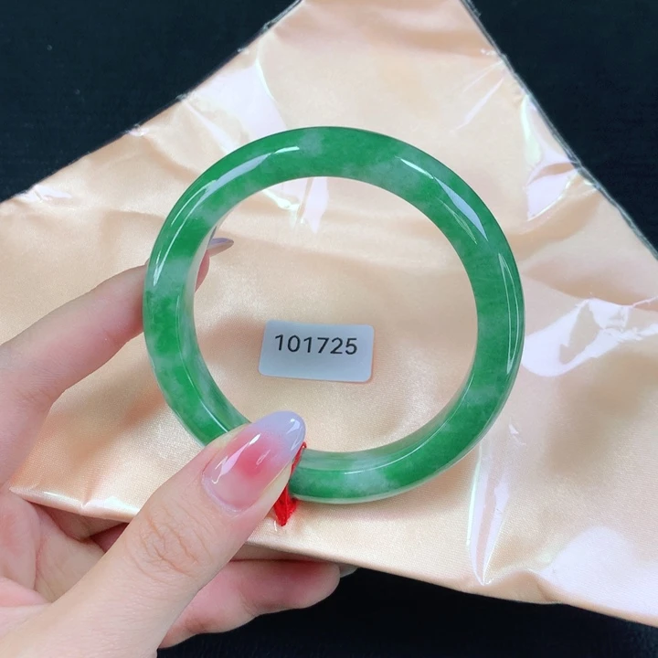 翡翠手镯未镶嵌天然翡翠手镯04
