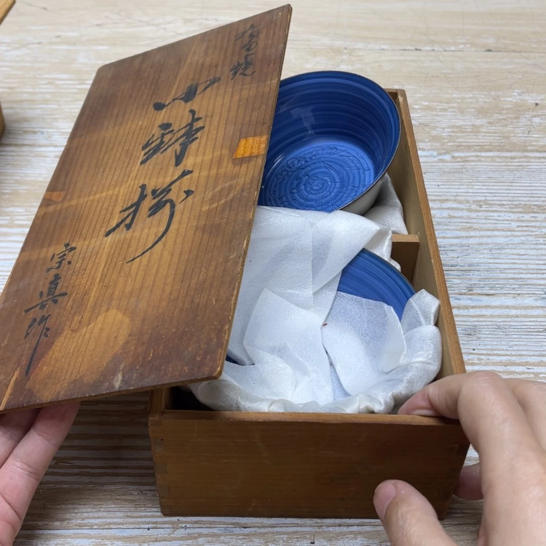 瓷片芯*密密麻麻地排列着一个