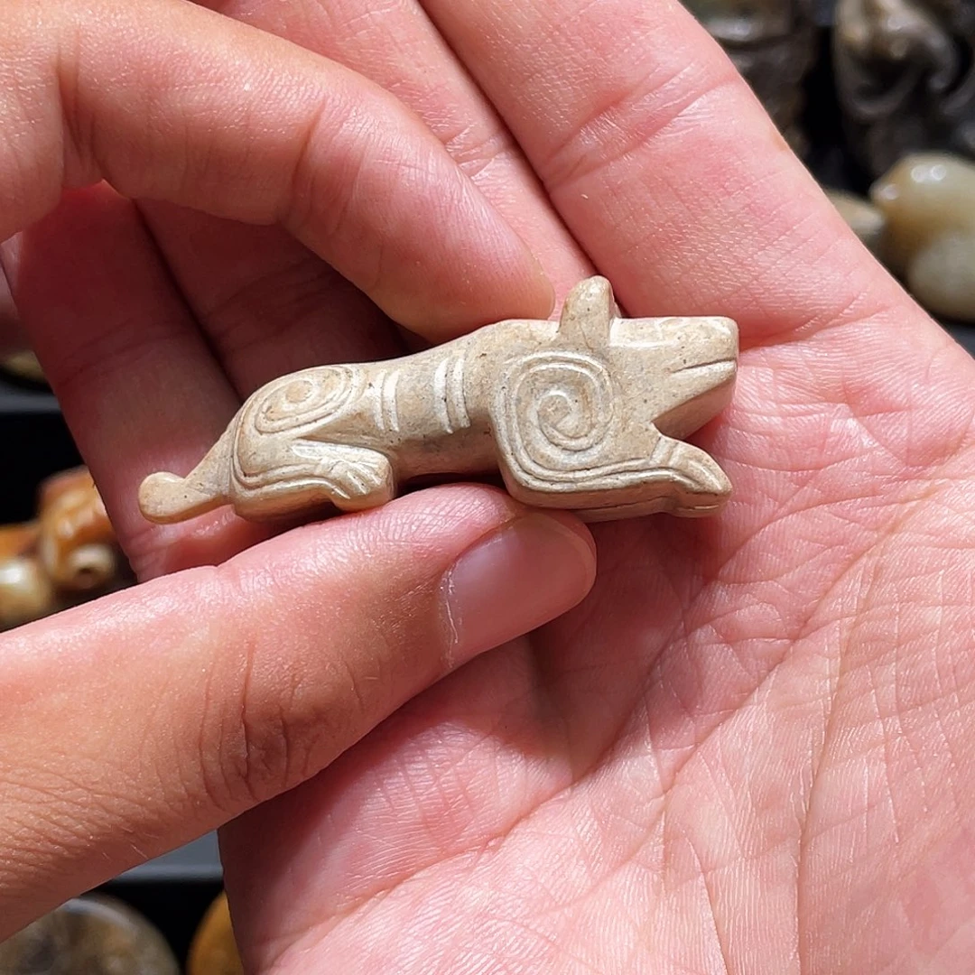 和田玉（糖玉）未镶嵌颈饰问**千