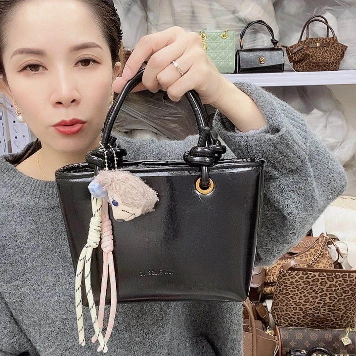 蚕丝小牛剖层皮革PU